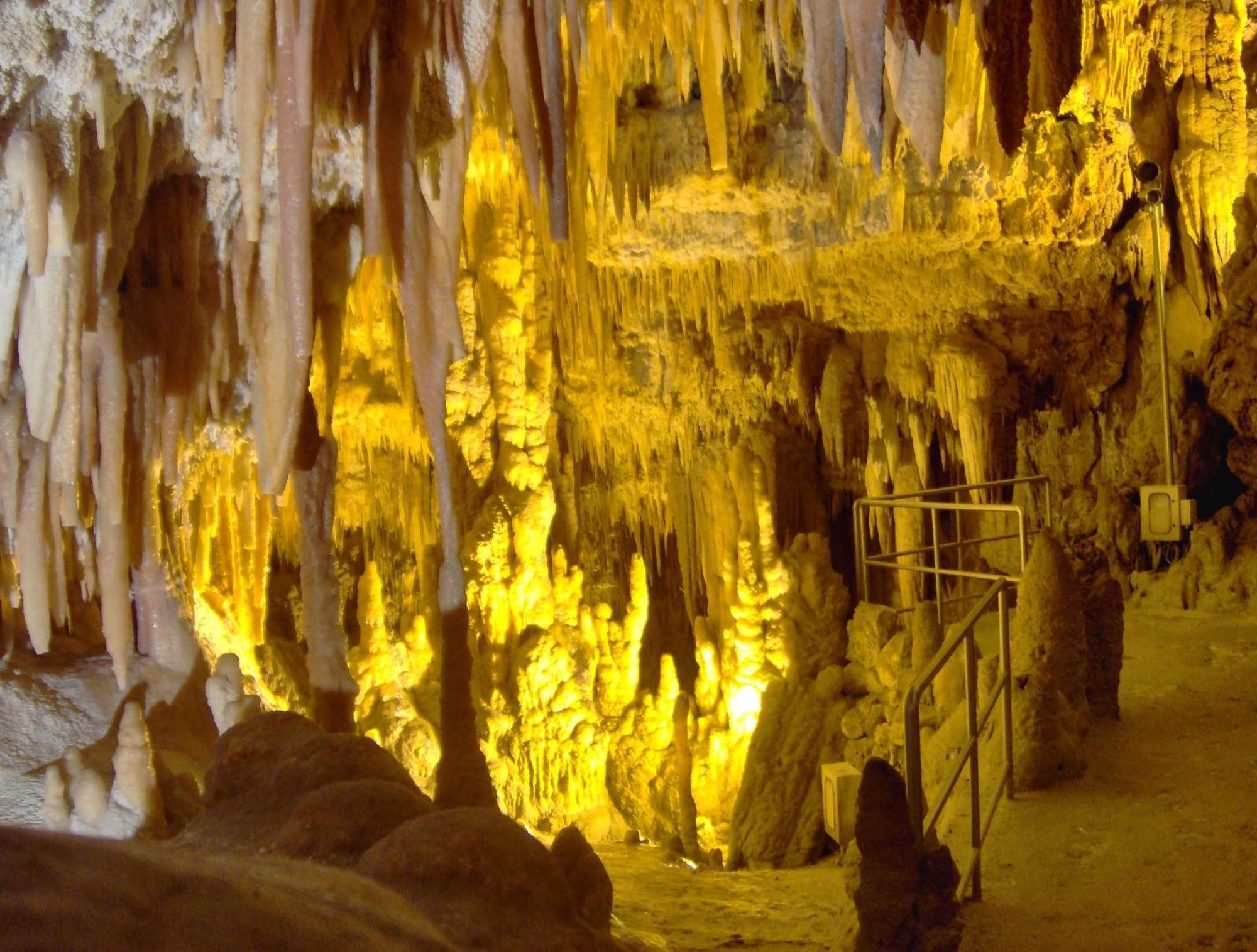 לינה וארוחת בוקר קסטלאנה גרוטה Rifugio Delle Grotte מראה חיצוני תמונה